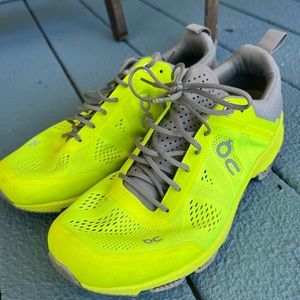 ON running shoes men’s size 9